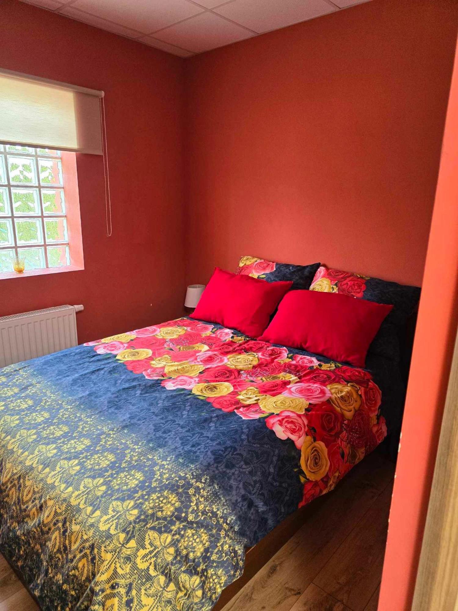 Na 12 Apartment *
