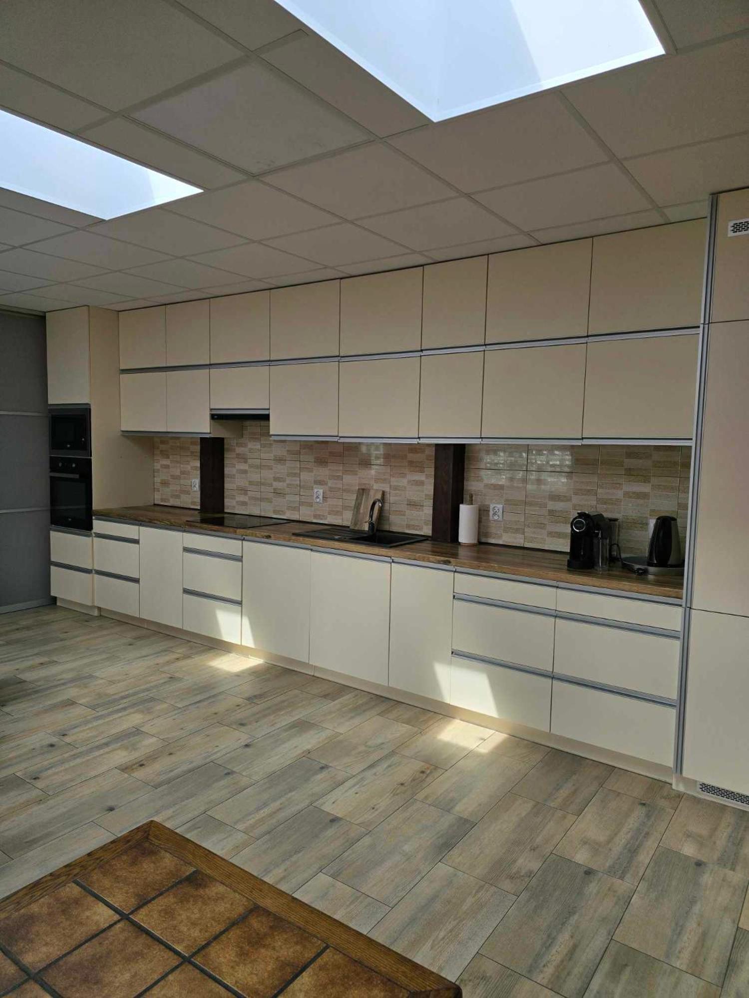 Na 12 Apartment *